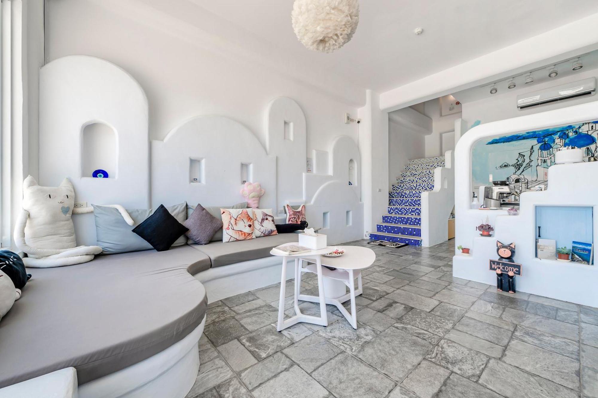 Cat At Greece Bed & Breakfast Nanwan Exterior photo