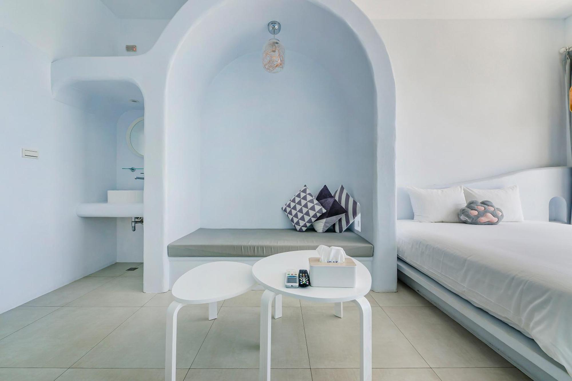 Cat At Greece Bed & Breakfast Nanwan Exterior photo