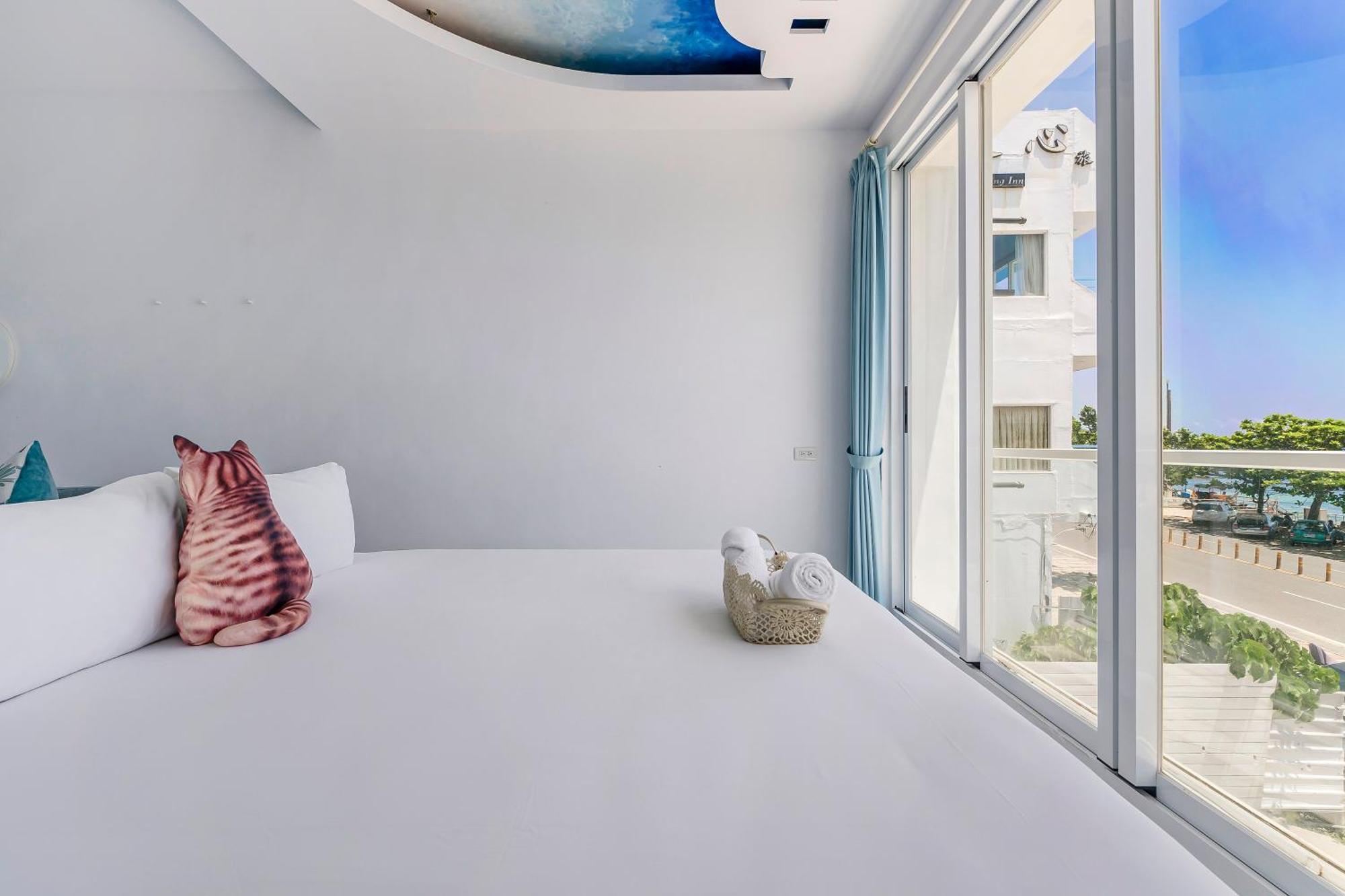 Cat At Greece Bed & Breakfast Nanwan Exterior photo