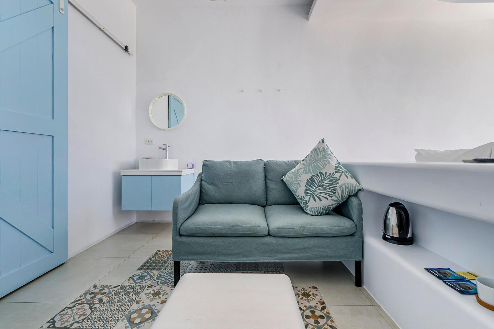 Cat At Greece Bed & Breakfast Nanwan Exterior photo